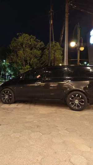 Mitsubishi Grandis 2005 Bensin lokasi di  , tersedia melalui melalui situs Olx