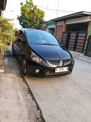 Mitsubishi Grandis 2.4 2005 istimewa lokasi di  , tersedia melalui melalui situs Olx
