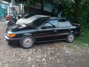 Mitsubishi Lancer 1992 Bensin lokasi di  , tersedia melalui melalui situs Olx