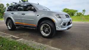 Mitsubishi Pajero 2013 Diesel lokasi di  , tersedia melalui melalui situs Olx