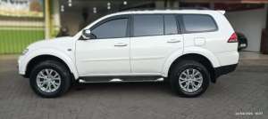 Mitsubishi Pajero 2015 Diesel lokasi di  , tersedia melalui melalui situs Olx