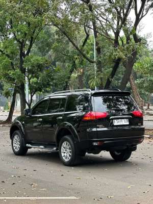 Mitsubishi Pajero Exceed 2010 lokasi di  , tersedia melalui melalui situs Olx