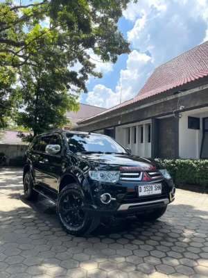 Mitsubishi Pajero Sport Dakar VGT 2015 AT Diesel Sunroof Istimewa lokasi di  , tersedia melalui melalui situs Olx