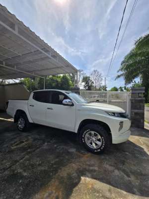 Mitsubishi Triton 2022 Diesel lokasi di  , tersedia melalui melalui situs Olx