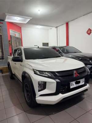 Jual bekas MITSUBISHI TRITON GLS MANUAL 4WD 2019,lokasi di Jakarta Barat