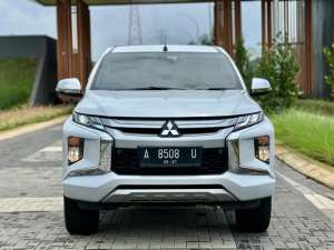 Jual bekas MITSUBISHI TRITON ULTIMATE 4X4 DOUBLE CABIN,lokasi di Bekasi Kota