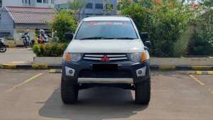 Jual bekas Mitsubitshi Triton Strada DX 2.8 Single Cabin 4x4 MT 2014 NIK 2013,lokasi di  