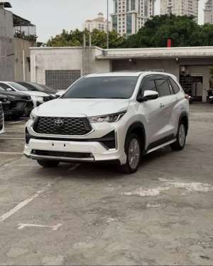 Jual bekas Mobil Baru Toyota Zenix Hybrid,lokasi di  