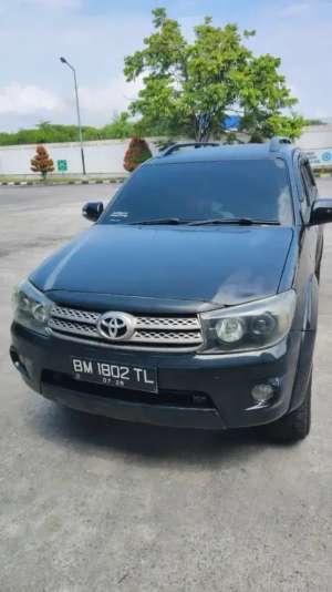 Jual bekas Mobil Fortuner Hitam,lokasi di  