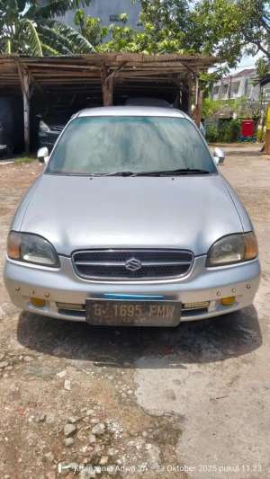 Jual bekas Mobil ganteng Baleno DX 2000 Silver,lokasi di  