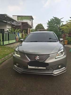 Mobil Suzuki Baleno lokasi di  , tersedia melalui melalui situs Olx