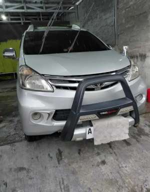 Mobil toyota Avanza lokasi di  , tersedia melalui melalui situs Olx