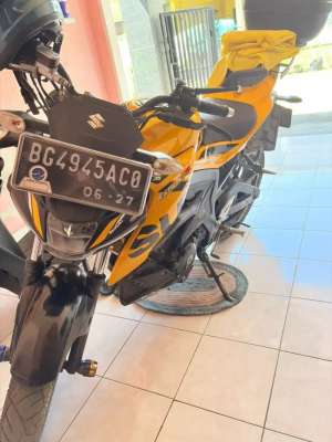 Motor Suzuki GSX-S lokasi di  , tersedia melalui melalui situs Olx