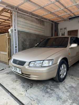 Motuba mobil tua bandel camry grandeV6 lokasi di  , tersedia melalui melalui situs Olx