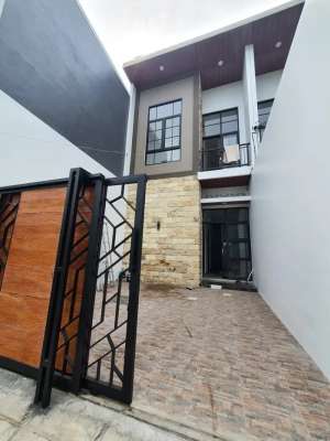 MURAH RUMAH IDAMAN KEPUTIH TEGAL TIMUR lokasi di Surabaya Kota, tersedia melalui melalui situs Olx