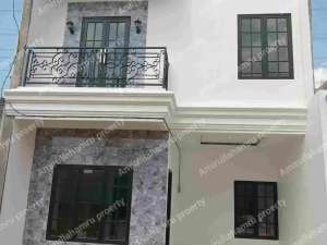 New Brand Classic modern Rumah gaya eropa , 3Lantai terlaris di depok lokasi di Jakarta Timur, tersedia melalui melalui situs Olx