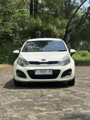 Jual bekas NEW KIA RIO SE 1.4 2013 MATIC SUPER ISTIMEWA,lokasi di  