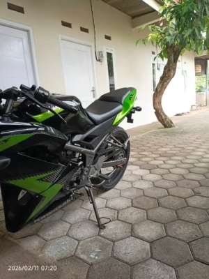 Ninja Rr 2014 plat B jakarta lokasi di  , tersedia melalui melalui situs Olx