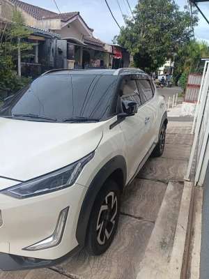 Jual bekas NISSAMAGNITE PREMIUM TURBO 2021, PENAKAIAN 2022,lokasi di Depok Kota
