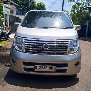 Jual bekas Nissan Elgrand Hws 2.4 Th 2007 akhir Very good condition,lokasi di  