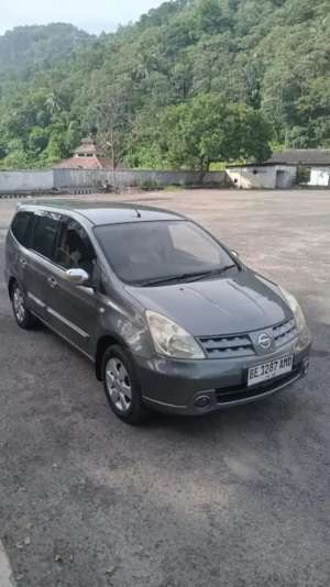 Nissan Grand Livina lokasi di  , tersedia melalui melalui situs Olx