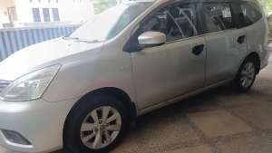 Nissan Grand Livina 2013 SV-CVT lokasi di  , tersedia melalui melalui situs Olx