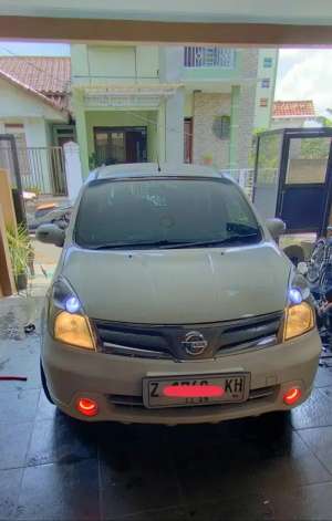 Nissan grand Livina SV 2012 manual lokasi di  , tersedia melalui melalui situs Olx