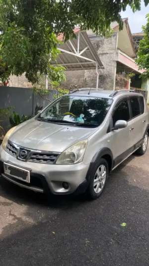 Nissan Livina 2010 lokasi di  , tersedia melalui melalui situs Olx
