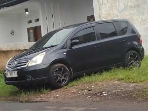 Jual bekas Nissan Livina 2011 Bensin,lokasi di Bandung Kota