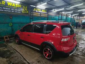 Jual bekas Nissan Livina 2014 Bensin,lokasi di Depok Kota
