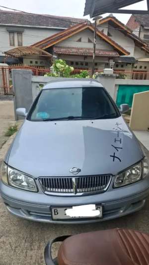 Nissan Sentra Matic lokasi di  , tersedia melalui melalui situs Olx
