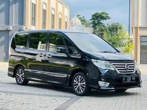 Jual bekas NISSAN SERENA 2.0 HWS HIGHWAY STARS NON AUTECH PANORAMIC 2016 HITAM,lokasi di Depok Kota