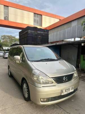 Nissan serena hws 2009 AT lokasi di  , tersedia melalui melalui situs Olx