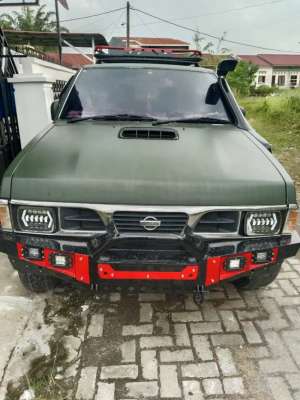 Nissan Terrano 2000 Bensin lokasi di  , tersedia melalui melalui situs Olx