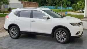 Jual bekas Nissan X-trail 2015 CVT 2.5 Putih,lokasi di  