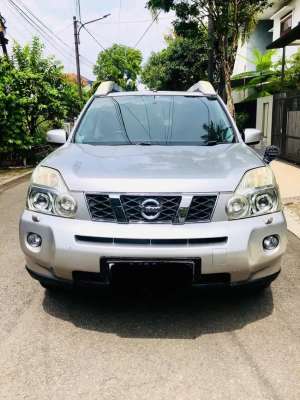 Jual bekas Nissan X-Trail XT 2.5 AT Silver met,lokasi di  