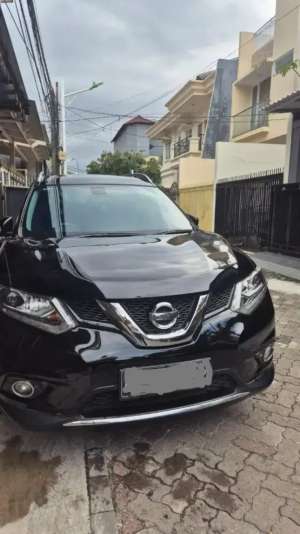 Jual bekas NISSAN XTRAIL 20172.5 CVT BENSIN-AT HITAM,lokasi di  
