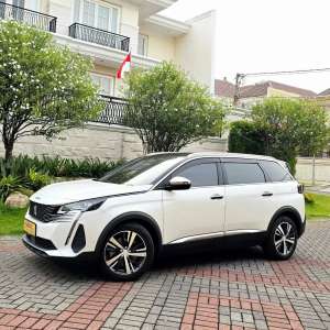 Jual bekas Odo 17.000 Peugeot 5008 2022 Allure Plus facelift like new,lokasi di Surabaya Kota
