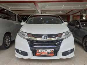 Jual bekas ODYSSEY 2.4 E AT 2017 PUTIHMODEL THN 2018 BINTANG MOTOR,lokasi di Bandung Kota