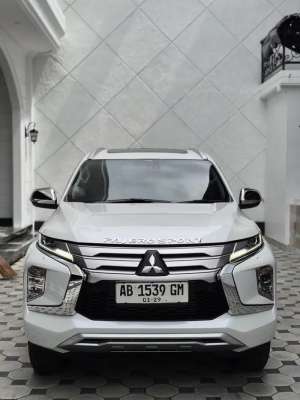 Pajero Dakar 2024 AT tgn 1 KM 12 rb lokasi di  , tersedia melalui melalui situs Olx