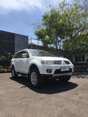PAJERO SPORT EXCEED MATIC DIESEL 2011 lokasi di  , tersedia melalui melalui situs Olx