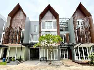PEJATEN TOWNHOUSE - MODERN JAPANESE ARCHITECTURE lokasi di Jakarta Selatan, tersedia melalui melalui situs Olx