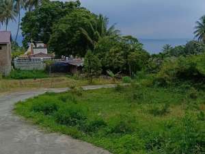 Pinggir Pantai Lumban Silintong, 500m dariDamar Resort lokasi di Toba Samosir Kab., tersedia melalui melalui situs Olx