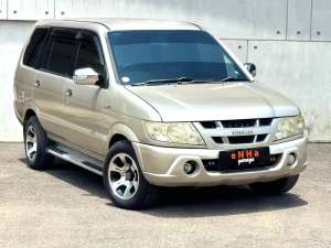 Plat H.. Isuzu Panther LS 2.5 Turbo MT 2007.. eNHa garage Semarang.. lokasi di  , tersedia melalui melalui situs Olx
