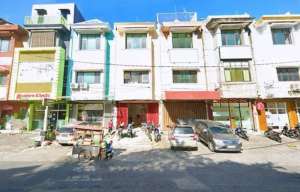 Raya klampis nol jalan utama lokasi di Surabaya Kota, tersedia melalui melalui situs Olx