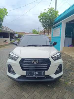 Jual bekas Rocky turbo two tone R 1.0 mt 20212022 082378522305,lokasi di Lampung Tengah Kab.