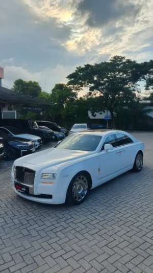Jual bekas Rolls royce Ghost arcdeco 2013 termurah,lokasi di Jakarta Barat