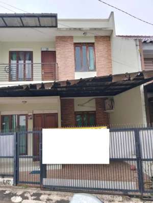Rumah 2 Lantai 6 Menit ke Gerbang Tol Kukusan 1 SHM Bisa KPR J-19098 lokasi di Depok Kota, tersedia melalui melalui situs Olx