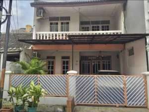 Rumah area Bintaro jaya dekat bintaro plaza siap huni lokasi di Jakarta Selatan, tersedia melalui melalui situs Olx