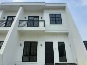 rumah berkualitas lokasi strategis pinggir jalan raya jatimakmur lokasi di Bekasi Kota, tersedia melalui melalui situs Olx